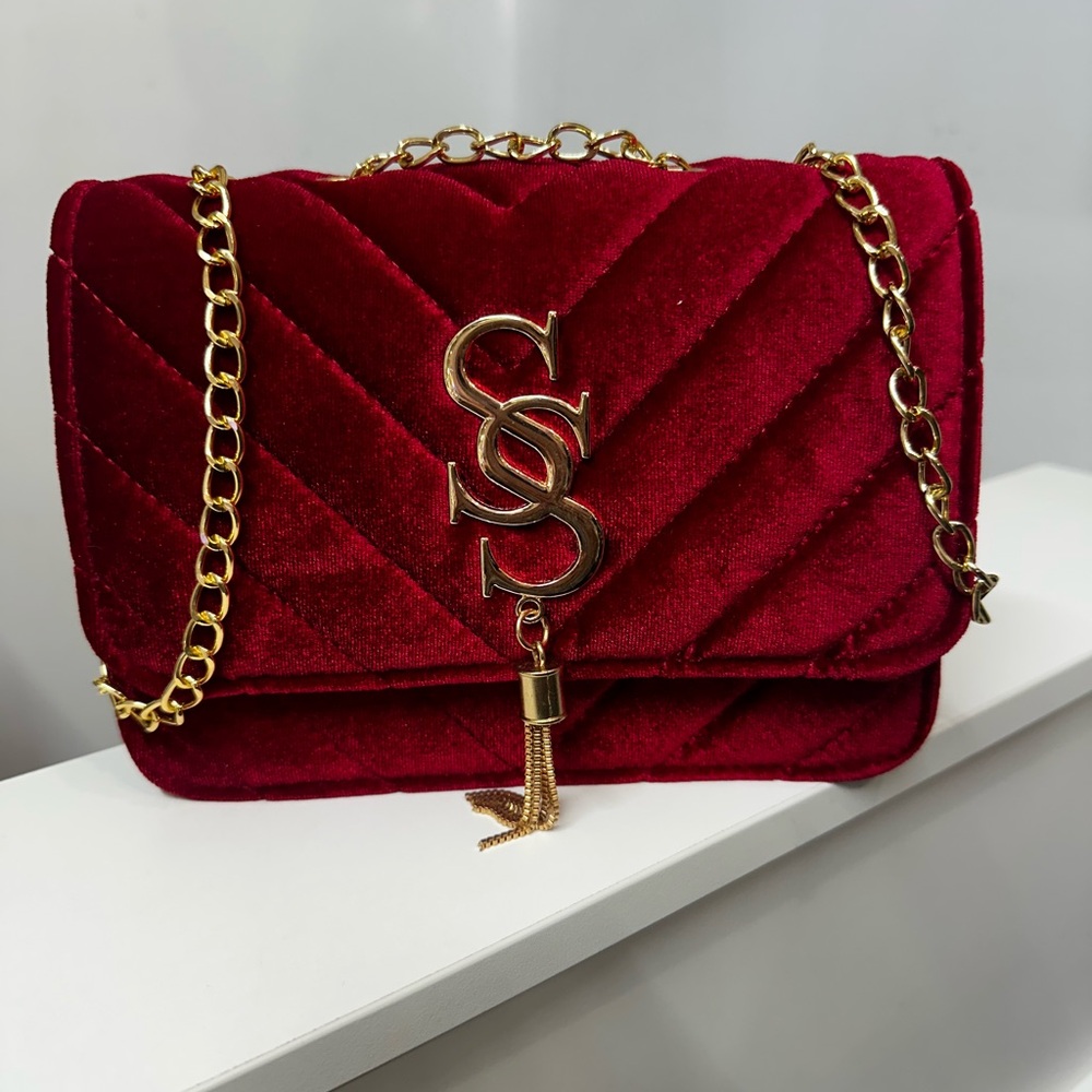 Elegant Red Velvet Chain Shoulder Bag